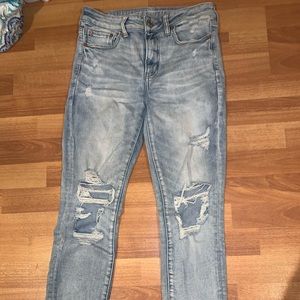 AMERICAN EAGLE- light wash jeans